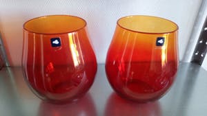 Niet of onleesbaar gesigneerd - Twee Leonardo Glazen Vasen - Rood / Oranje kleur kopen? Bied vanaf 10!