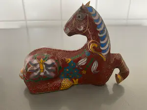 Niet of onleesbaar gesigneerd - paardje uit draaimolen kopen? Bied vanaf 1!
