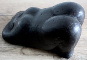 Jan Meefout - Bronzen sculptuur: rustend naakt kopen? Bied vanaf 1750!