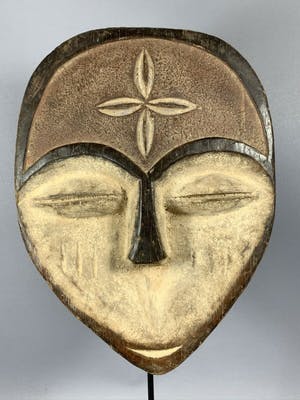 Kwele - 200605- Tribal used African Mask from the Kwele - Gabon. kopen? Bied vanaf 35!