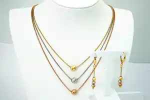 Chique Set 18 Krt tricolor gouden halssierraad en paar oorhangers - gekeurd verkocht voor € 470!