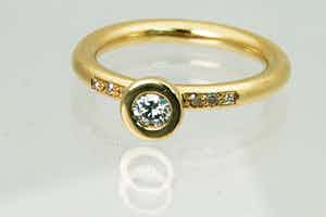 1307 - Elegante 14krt geel-gouden & diamanten (0.25ct) dames fantasie ring verkocht voor € 170!
