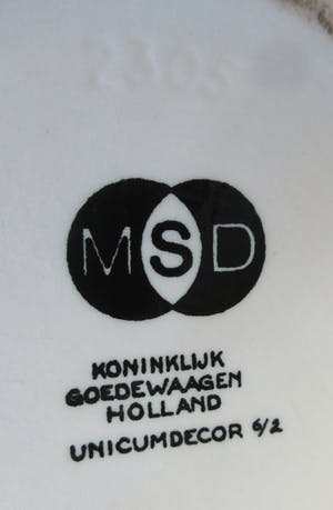 Royal Goedewaagen - Platelen apothekerspot met de afbeelding van gestileerde koeien kopen? Bied vanaf 25!