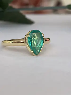 1,5 karaat smaragd cocktail geelgouden ring kopen? Bied vanaf 1000!