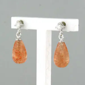 18k wit gouden oorhangers met zonnesteen en briljant geslepen diamant tot.0.09ct kopen? Bied vanaf 230!