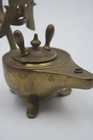 Niet of onleesbaar gesigneerd - Antieke Bronzen Diya Offer Olielamp (20e eeuw kopen? Bied vanaf 1!