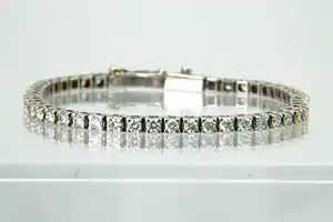 Chique Wit-gouden (14krt) & diamanten (2.40ct) "Tennis" dames-armband verkocht voor € 680!