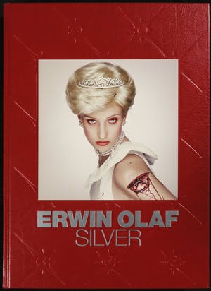 Erwin Olaf - Fotoboek, Silver (Gesigneerd) kopen? Bied vanaf 180!
