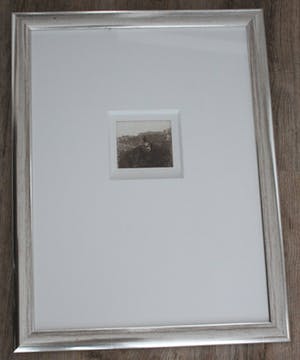 Constant - Ingelijste ets/aquatint: Eenzame figuur in Landschap: 1985 kopen? Bied vanaf 295!