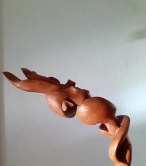 Coen Keer - 'Verwaaid', beeld van lindenhout kopen? Bied vanaf 50!