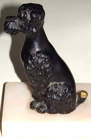 Niet of onleesbaar gesigneerd - 2 Boekensteunen van Honden kopen? Bied vanaf 1!