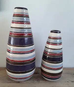 Niet of onleesbaar gesigneerd - Twee unieke vintage design vazen (handwerk). kopen? Bied vanaf 1!