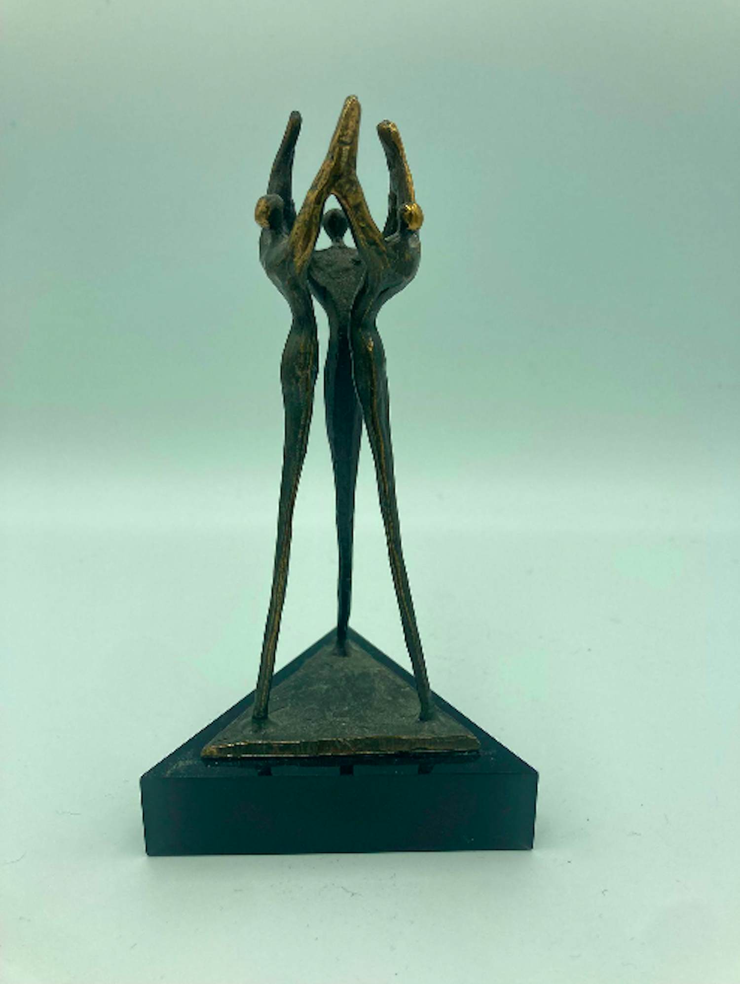 Corry Ammerlaan - handgesigneerde sculptuur | 'Connection' kopen? Bied vanaf 35!