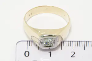 87 - Zo goed als nieuwe 14krt gouden solitair ring met 0.31ct top (H/vs) diamant kopen? Bied vanaf 270!