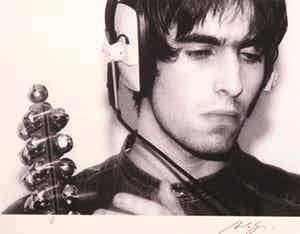 Michael Spencer Jones - Foto, Liam Gallagher verkocht voor € 100!