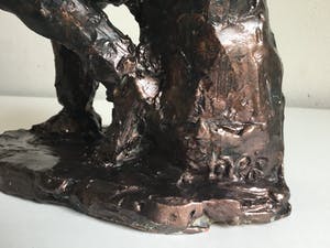 Niet of onleesbaar gesigneerd - Zittend figuur kopen? Bied vanaf 1!