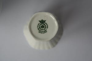 Royal Goedewaagen - 2 wit porseleinen vazen kopen? Bied vanaf 1!