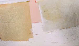 Helma Dietz - Collage op paneel, Abstracte compositie in wit en bruin - Ingelijst kopen? Bied vanaf 50!