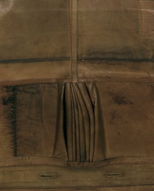 Carla van Riet - Lot van twee collages van leer, Zonder titel kopen? Bied vanaf 50!