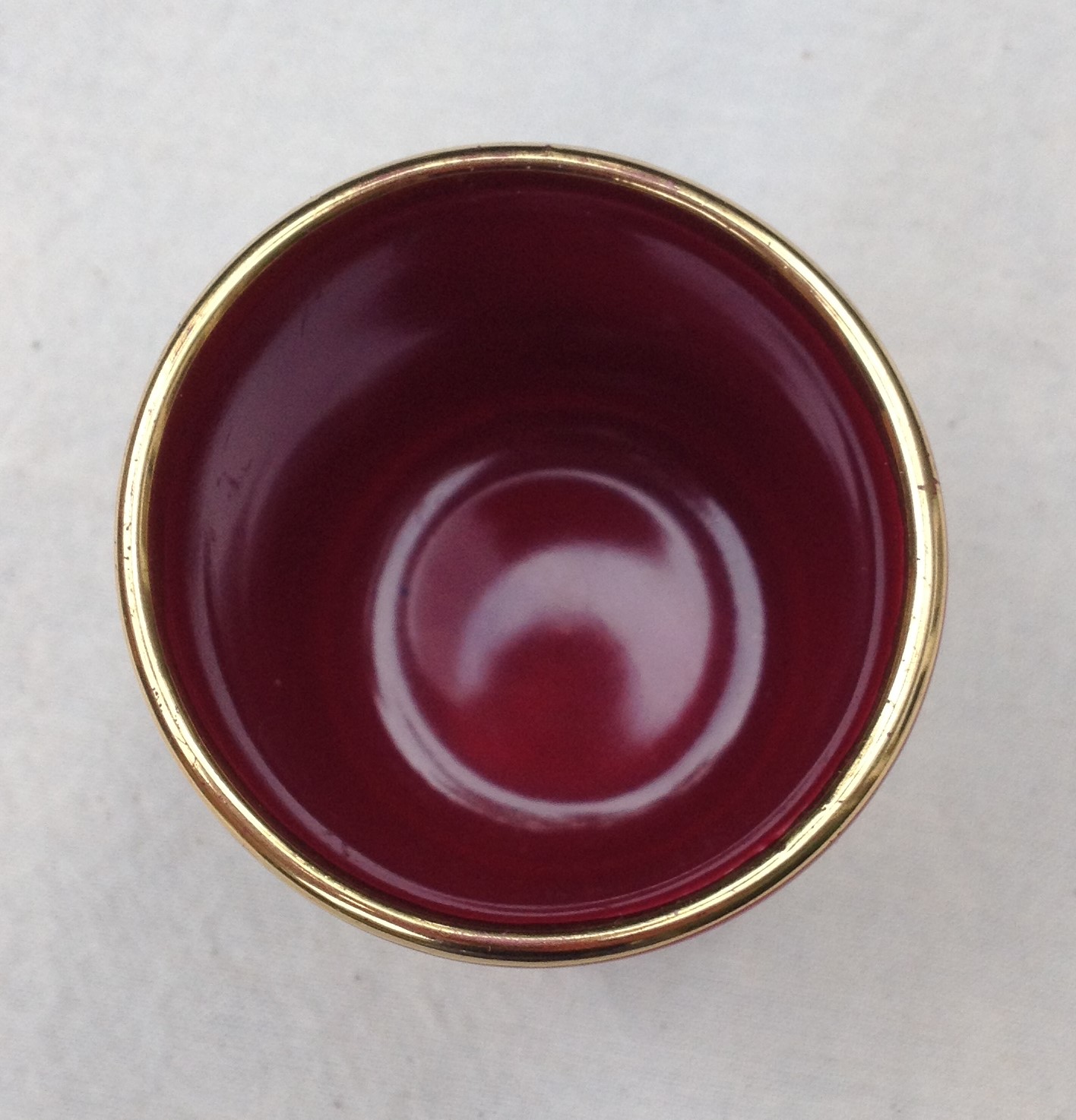 Upsala-Ekeby - Sigarettenbeker decor Rubin ontwerp Arthur Percy kopen? Bied vanaf 8!