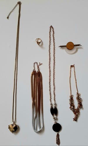 Curiosa - Vintage sieraden - 6 stuk kopen? Bied vanaf 1!