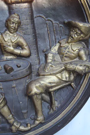 Niet of onleesbaar gesigneerd - Prachtige Vuur Vergulde Grote Zware Oude Aardewerken Plaquette (19e eeuw) kopen? Bied vanaf 1!