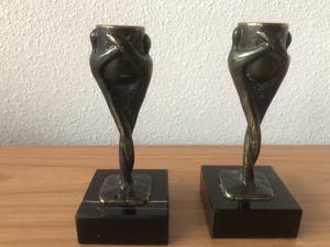 Brons (Onbekend) - 2 Bronzen beeldjes / kandelaars kopen? Bied vanaf 45!