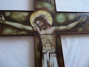 Hubert Levigne - GROOT GEBRANDSCHILDERD KRUIS ZELDZAAM kopen? Bied vanaf 70!