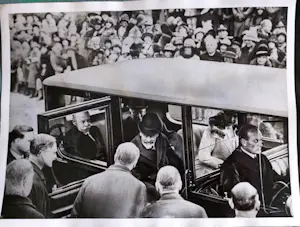 Niet of onleesbaar gesigneerd - Engels koningshuis/politiek kopen? Bied vanaf 1!