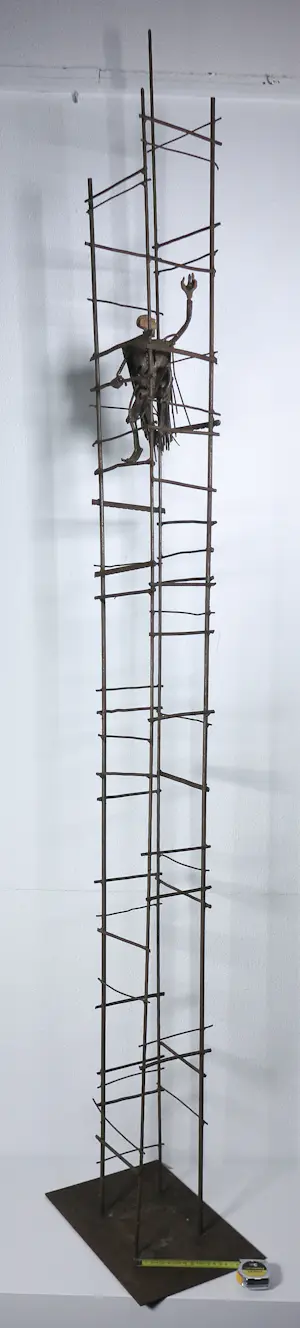 Jan Verschueren - Zeer groot beeld van schroot en terracotta, Klomopkolom kopen? Bied vanaf 750!