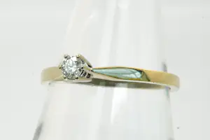 Buy 10 - Stijlvolle 18krt gouden solitair ring met 0.15ct top (H/vs) diamant? Bid from 230!