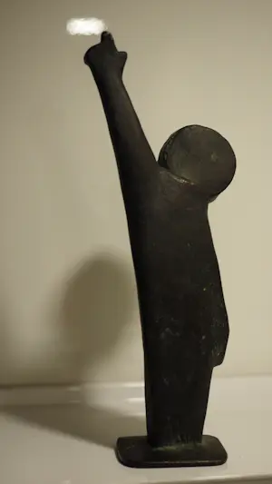 Kurt Lehmann - Kurt Lehmann Bronze Skulptur - Kleiner Knabe mit erhobenem Arm kopen? Bied vanaf 550!