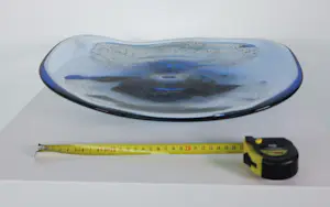 Willem Heesen - Glasobject, Grote schaal met patroon kopen? Bied vanaf 225!