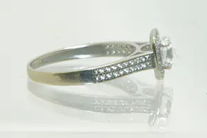 29 - Beneden wettelijk witgoud gehalte 9 karaats ring kopen? Bied vanaf 70!