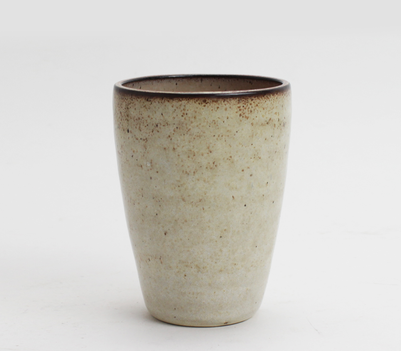 Potterie Ravelli - handgedraaid vaasje verkocht voor € 5!