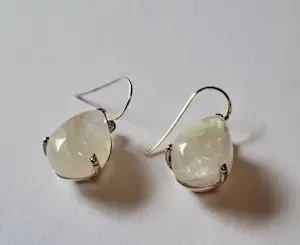 Nieuwe zilveren oorbellen met  Regenboogmaansteen kopen? Bied vanaf 70!