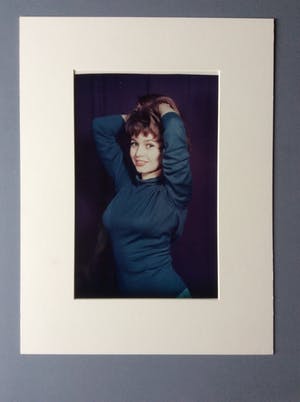 Philippe Halsman - Brigitte Bardot at home- 1951- later afgedrukt kopen? Bied vanaf 75!