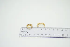 86- Bijzonder mooie & massieve set 18 krt goud & diamanten (ca.0.80ct) oorclips kopen? Bied vanaf 780!