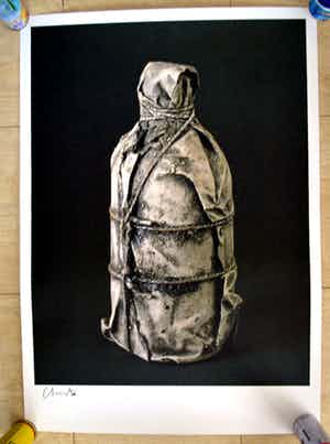 Christo - Wrapped Botlle- prachtige offset van Christo en handgesigneerd verkocht voor € 280!