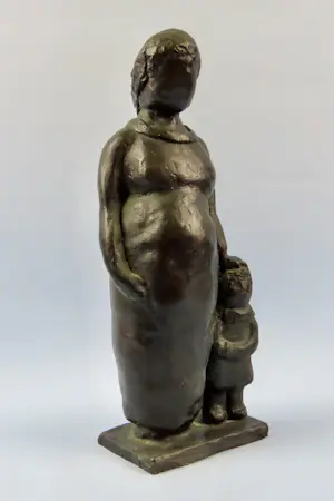 Jose Esteve Edo - Moeder met kind - Brons kopen? Bied vanaf 100!