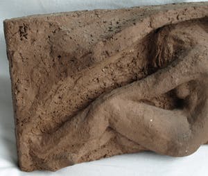 Klaas Pijlman - Chamotte / Aardewerk – Liggend naakt – ca 1979 kopen? Bied vanaf 35!