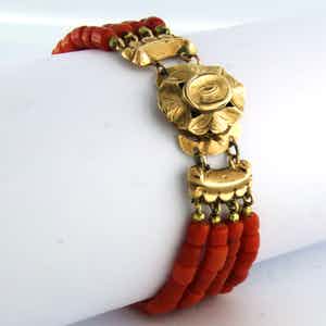 4 - strengs bloedkoralen antieke armband met een 14k antiek slot - 17 cm lang verkocht voor € 160!