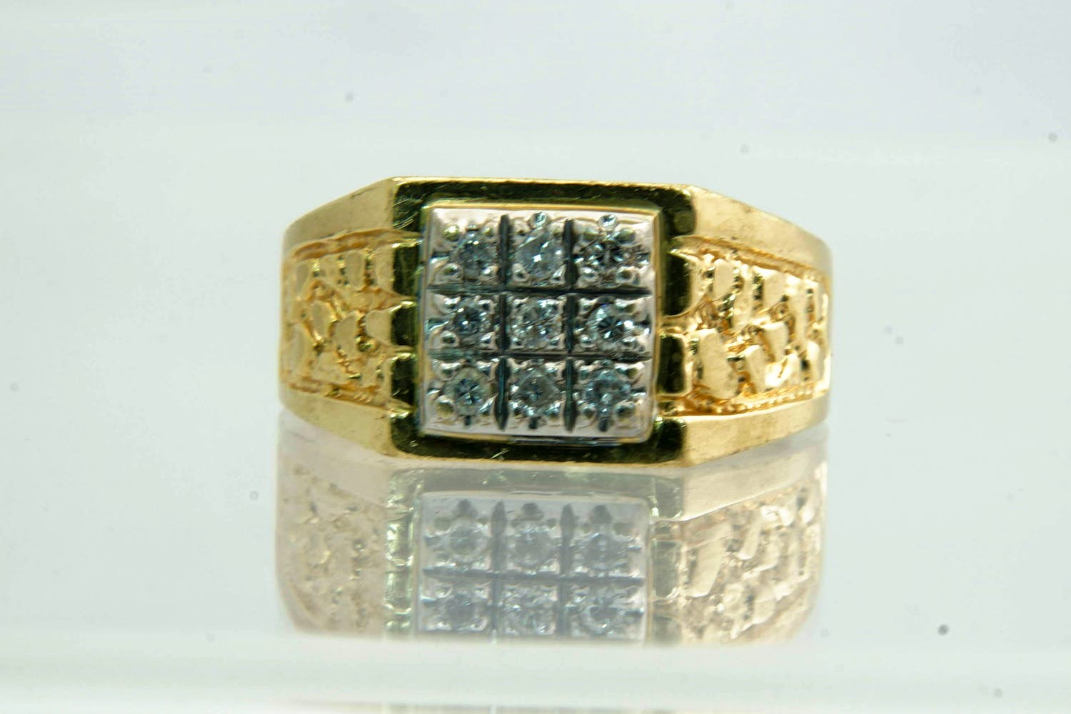 126 - Vintage 14krt geelgouden heren Carré of cluster ring met 0.30ct diamant kopen? Bied vanaf 480!