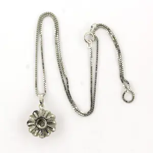 14k gouden collier en hanger met single cut geslepen diamant totaal circa 0.05ct kopen? Bied vanaf 610!