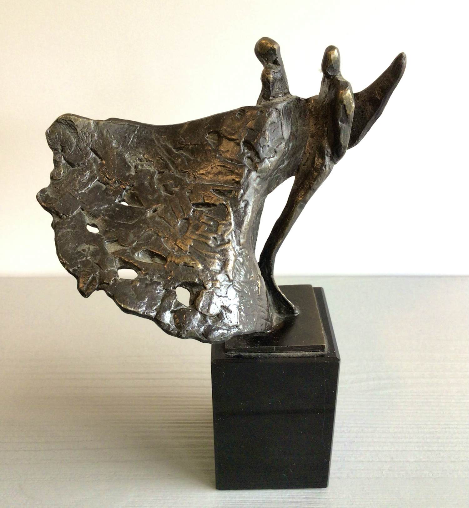 Bernadette Leijdekkers - Sculptuur “ Toekomst “ zeldzaam verkocht voor € 89!