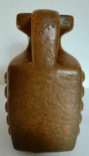 Niet of onleesbaar gesigneerd - VEB Haldensleben 4074 Fat Lava blokvaas. kopen? Bied vanaf 1!