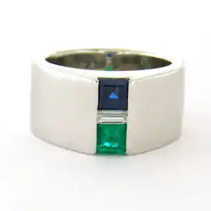 Buy Platina ring bezet met saffier, smaragd en baguette geslepen diamant tot. 0.20ct? Bid from 1200!