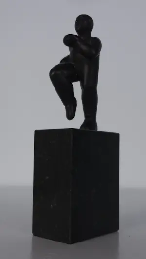 Jan Pieter Leeuwenburgh - Set van drie bronzen beeldjes, Hardloper, Worstelaars en Zwanger kopen? Bied vanaf 300!