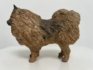 Tine Goudriaan-van Waning - Keramiek sculptuur | 'Keeshond' kopen? Bied vanaf 1!