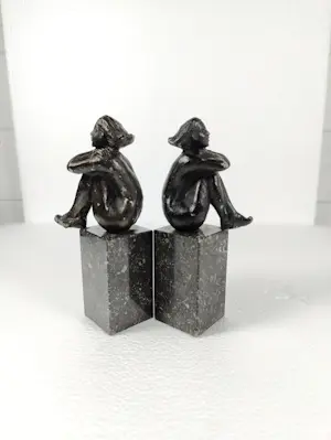 Niet of onleesbaar gesigneerd - A beautiful bronze statue of Dreamer kopen? Bied vanaf 1!